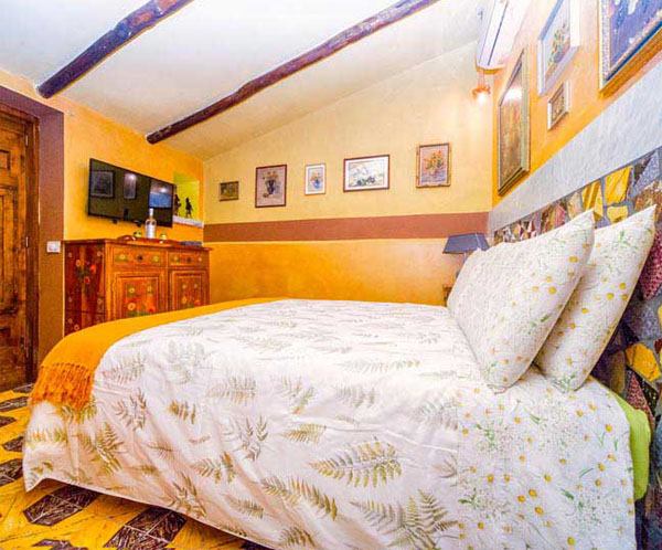 Ronciglione,country house la canonica dei fiori, cameragirasole
